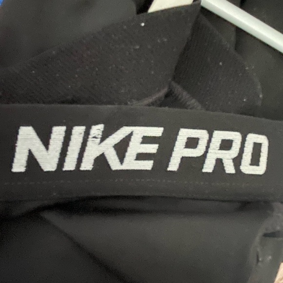 ^ Nike pro capri dri fit pants ^ - Picture 3 of 4